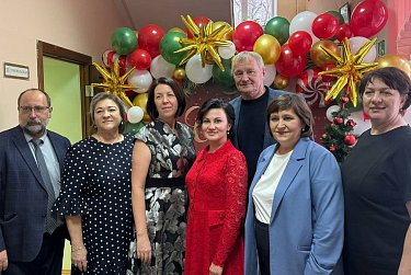 Оренбургская школа отметила 65-летие